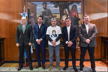 Caputo se reunió con Ford y anticipó: "Todo el que venda en cuotas en dólares va a tener un salto importante en su demanda"