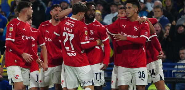 Como en sus viejas noches de gloria, Independiente le ganó a Boca en La Bombonera y se metió en semifinales del Torneo Apertura