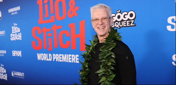 La historia de Chris Sanders, la mente maestra detrás de Lilo & Stitch (y también la voz)