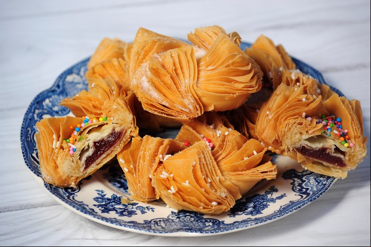 Los pastelitos fritos de dulce se vendían en los puestos callejeros del 25 de mayo de 1810.