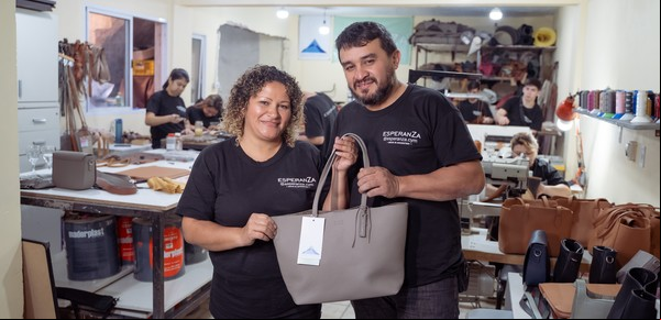 Diseñadores, empoderamiento y sostenibilidad: historias de marcas que transforman vidas y comunidades
