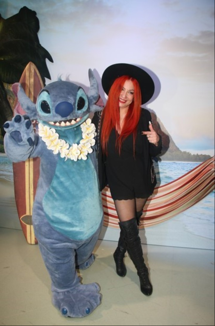 Lourdes Fernández, presente en la función especial de Lilo & Stitch. | Foto: Movilpress