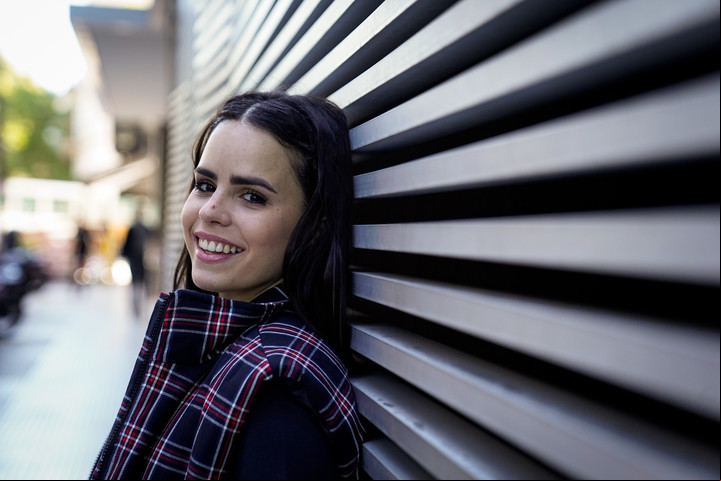 Sofi Morandi contó que realizó un trío con una amiga y un joven que conoció en un boliche. Foto Maxi Failla.