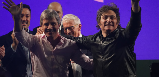 Más de 50 bancos y consultoras ven mayor crecimiento, pero con más presión inflacionaria y dólar más alto