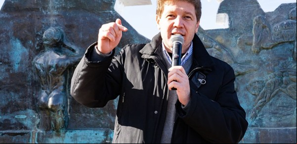 Baja de aranceles a celulares: el gobernador de Tierra del Fuego acusó al Gobierno de no tener empatía con los trabajadores y de atentar contra la soberanía