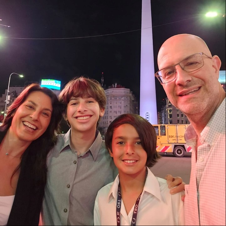 Laura Fernanda Leguizamón, sus hijos Ian e Ivo y Bernardo Adrián Seltzer, la familia que apareció muerta en Villa Crespo.