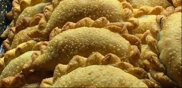 El restaurante de campo de un ex polista donde comer empanadas fritas y una suculenta bondiola a caballo