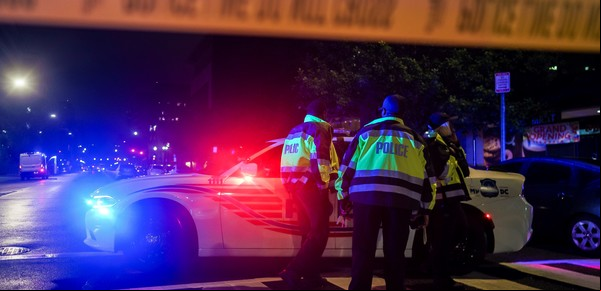 Asesinan a balazos a dos empleados de la embajada de Israel cerca del Museo Judío de Washington: qué se sabe del tiroteo 