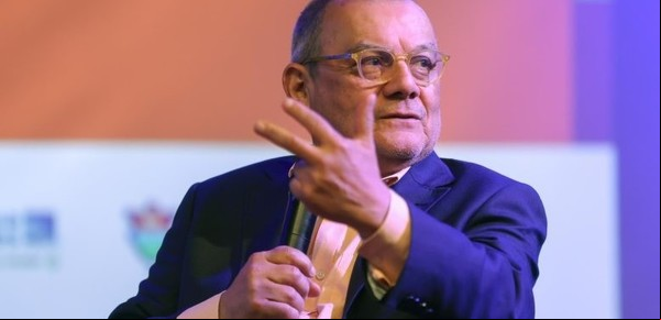 La maquinaria represiva centroamericana giró contra los periodistas, denunció el escritor Castellanos Moya