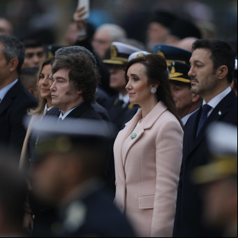 Javier Milei desairó a Victoria Villarruel y Jorge Macri: no los saludó y dejó al jefe de Gobierno con la mano en el aire en el Tedeum por el 25 de Mayo