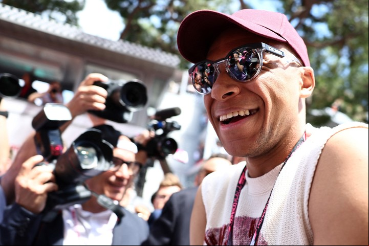 Kylian Mbappe en la Fórmula 1 de Mónaco 2025. Foto: REUTERS/Jakub Porzyckiula