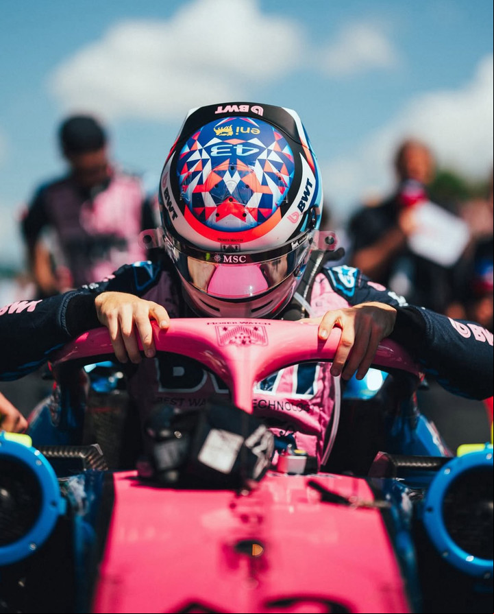 Franco Colapinto subiendose al A525. Foto:@AlpineF1Team