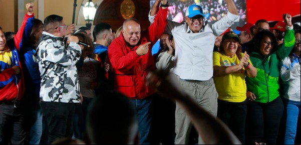 Elecciones en Venezuela: Maduro ganó en 23 de 24 distritos y sólo habría votado un 13% del padrón
