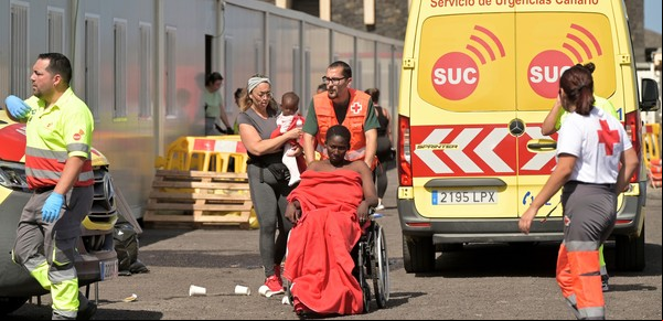 España: cuatro mujeres y tres nenas murieron ahogadas frente a las Islas Canarias al desembarcar de una balsa de migrantes