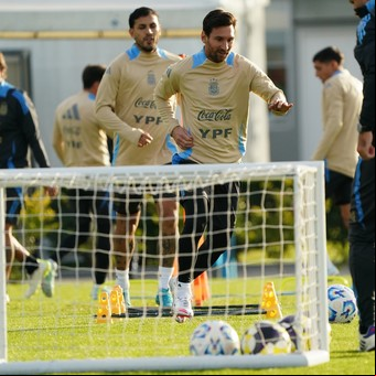 Scaloni ya tiene en la cabeza el equipo de la Selección Argentina para recibir a Colombia: la vuelta de Messi y de otros nombres de peso